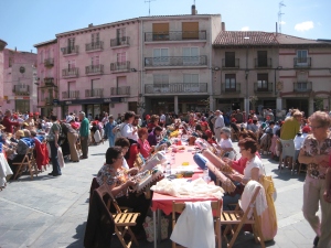 Plaza Mayor de Roa de Duero durante el Encuentro Nacional de Encajeras